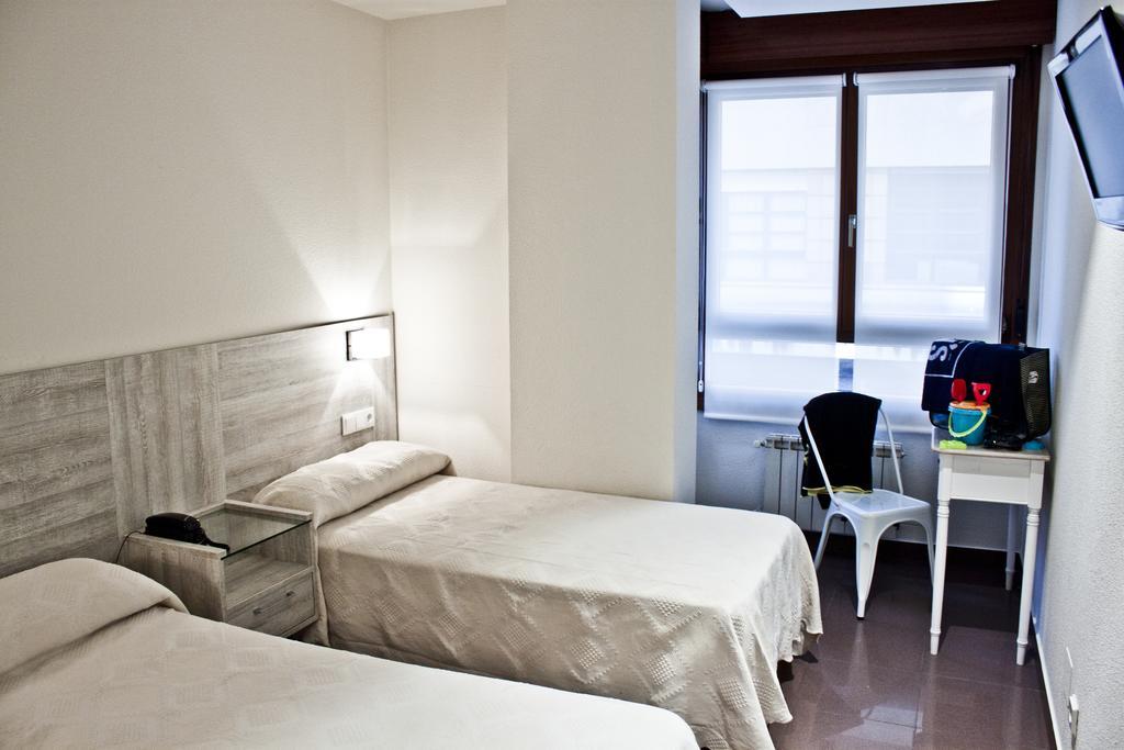 Hotel Playa Poniente Χιχόν Εξωτερικό φωτογραφία