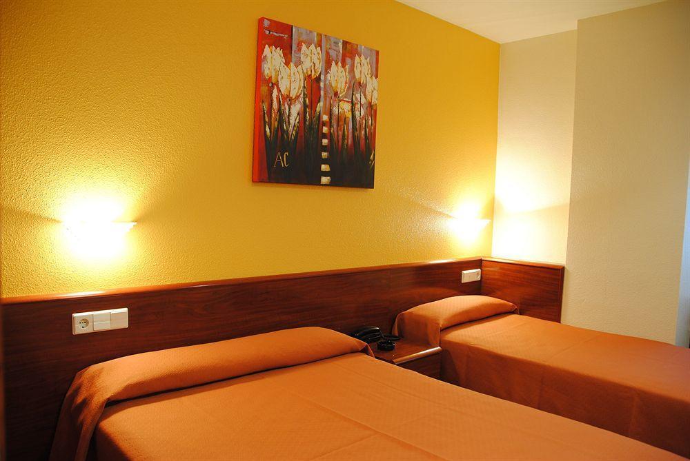 Hotel Playa Poniente Χιχόν Εξωτερικό φωτογραφία